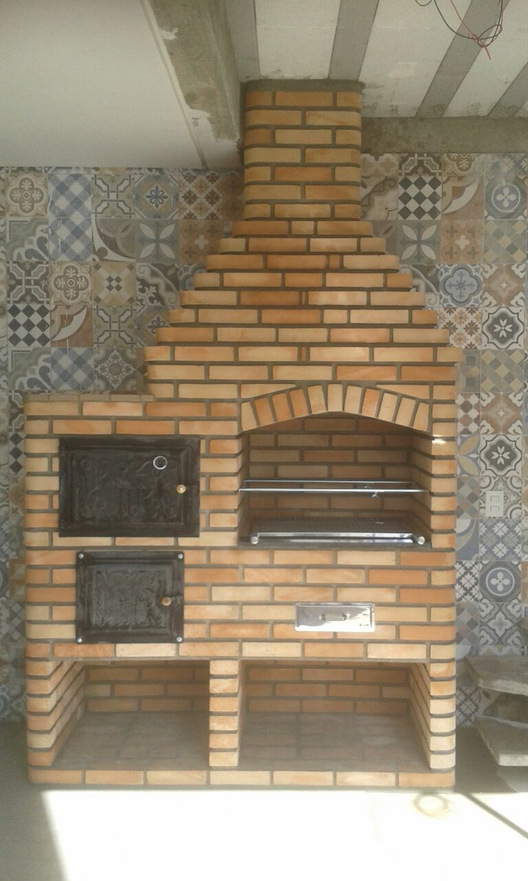 churrasqueira com forno de ferro fundido