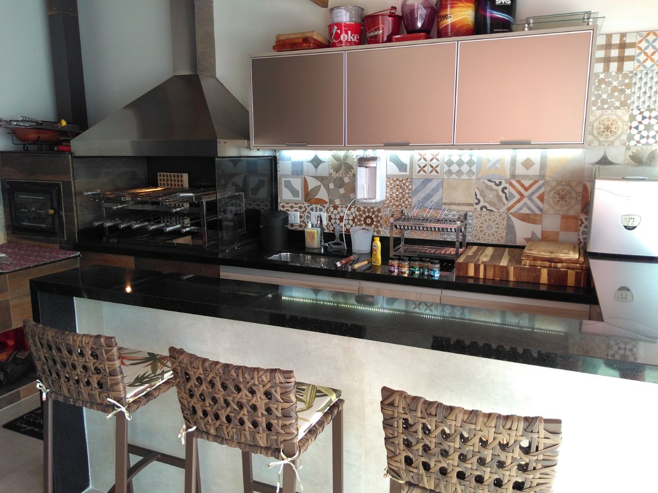 Desenvolvemos e executamos projetos de churrasqueira em sua área gourmet de acordo com a sua necessidade. Clique e conheça a Colonial Churrasqueiras