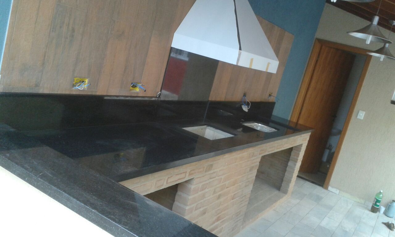 Desenvolvemos e executamos projetos de churrasqueira em sua área gourmet de acordo com a sua necessidade. Clique e conheça a Colonial Churrasqueiras