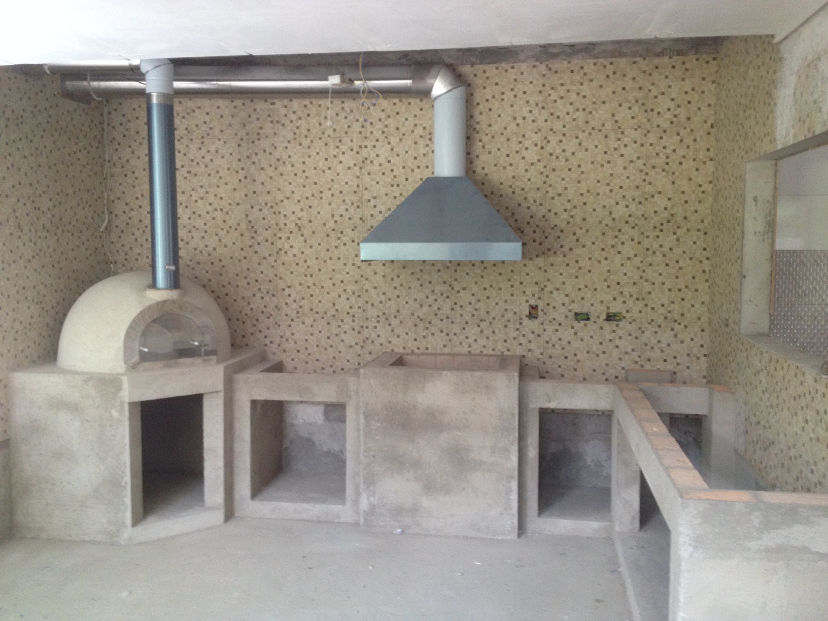 Desenvolvemos e executamos projetos de churrasqueira em sua área gourmet de acordo com a sua necessidade. Clique e conheça a Colonial Churrasqueiras