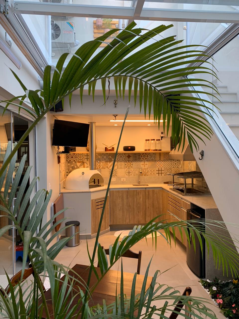 Desenvolvemos e executamos projetos de churrasqueira em sua área gourmet de acordo com a sua necessidade. Clique e conheça a Colonial Churrasqueiras