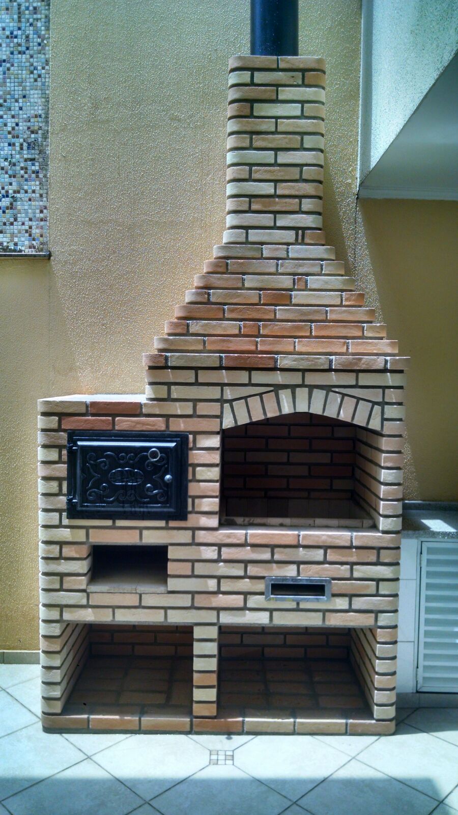 churrasqueira com forno de ferro fundido