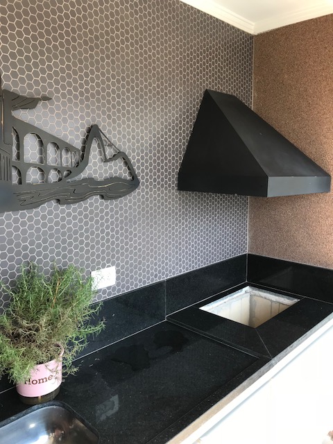 Desenvolvemos e executamos projetos de churrasqueira em sua área gourmet de acordo com a sua necessidade. Clique e conheça a Colonial Churrasqueiras