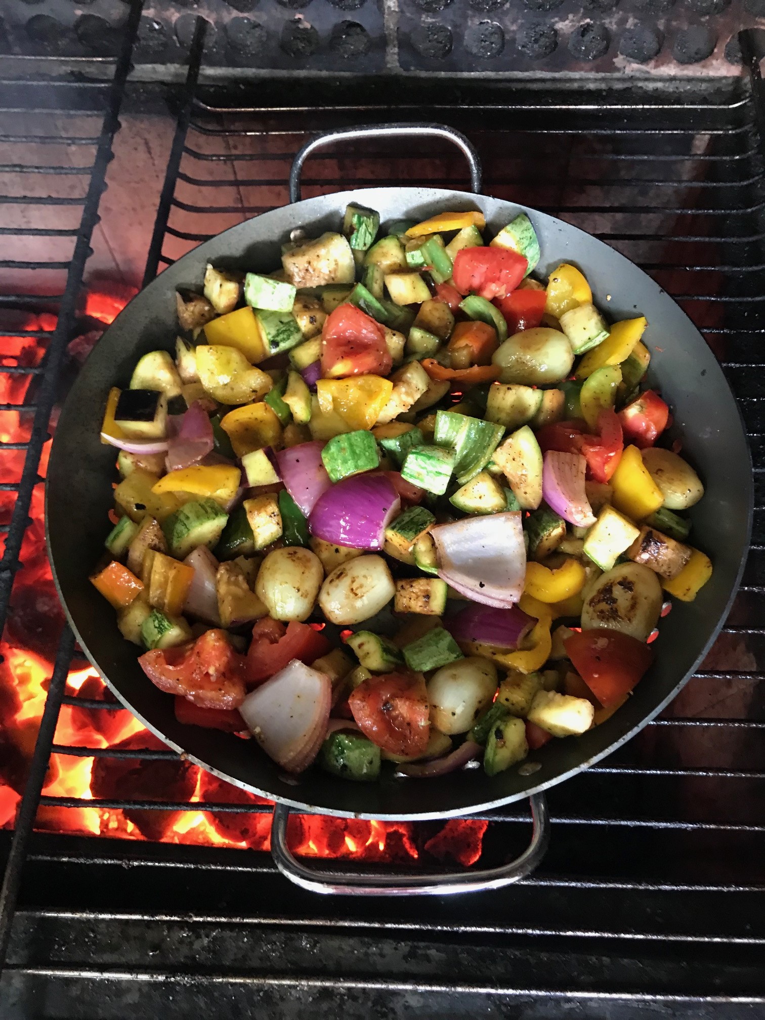 Aqui você encontra vários modelos de grelhas para legumes alem de uma grande variedade de acessórios para churrasco. Clique e confira