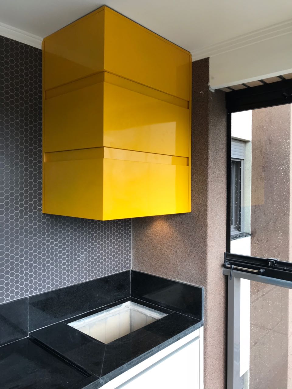 Desenvolvemos e executamos projetos de churrasqueira em sua área gourmet de acordo com a sua necessidade. Clique e conheça a Colonial Churrasqueiras