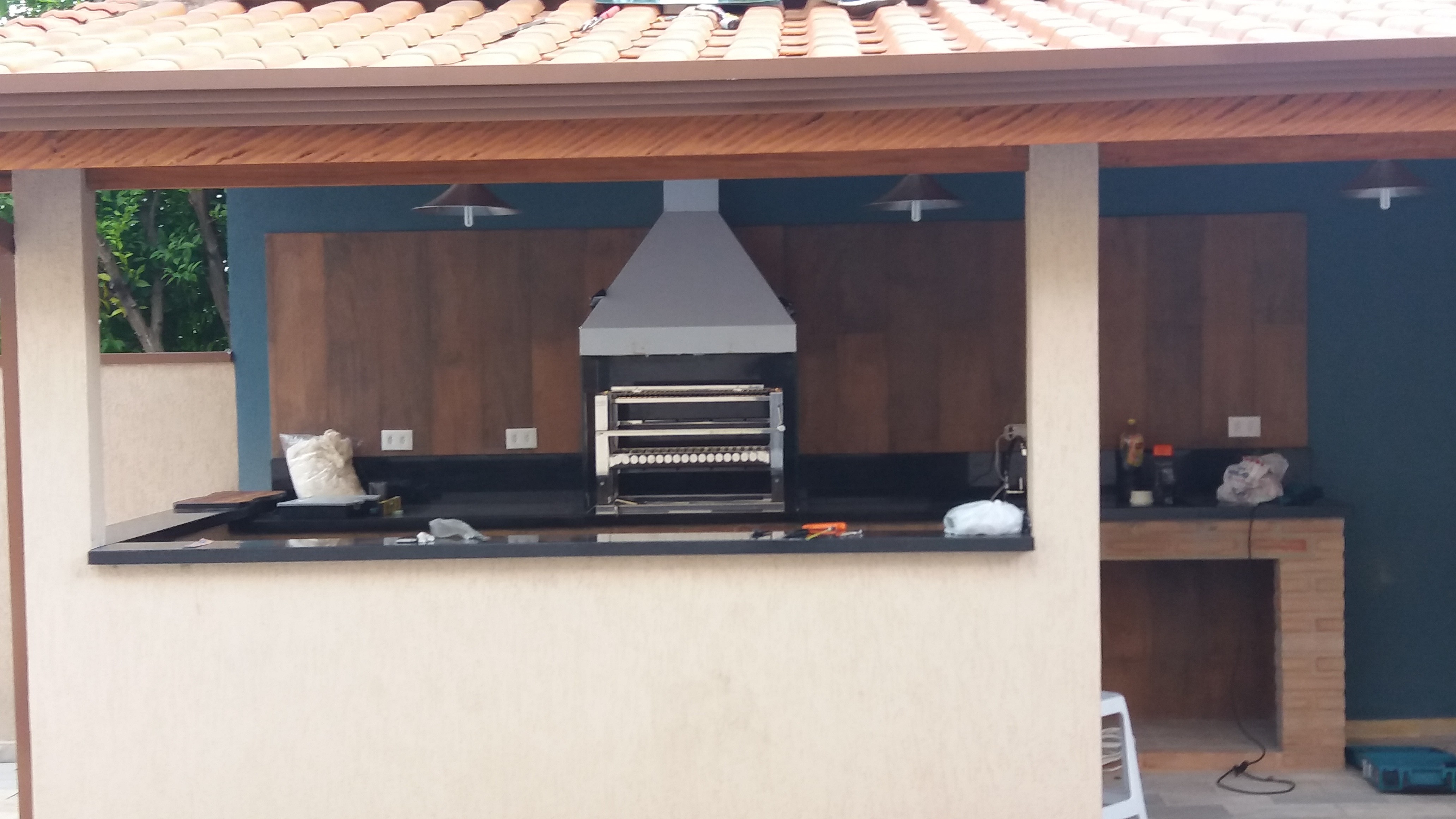 Desenvolvemos e executamos projetos de churrasqueira em sua área gourmet de acordo com a sua necessidade. Clique e conheça a Colonial Churrasqueiras